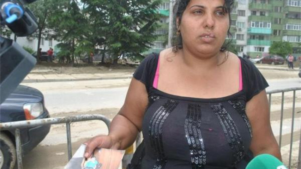 Недоволство в Интернет - българи пращали SMS-и за роми