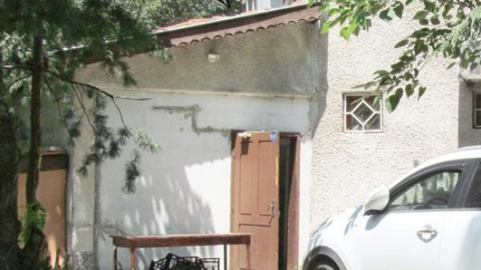 Трима въоръжени обраха ресторант в Бургас (снимки)