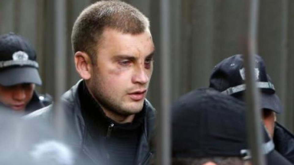 Енимхмедов остава под домашен арест