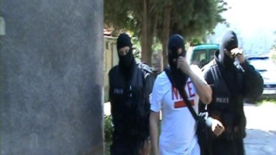 ДАНС задържа в София три лица за паниката с банките ДАНС задържа в София три лица за паниката с банките