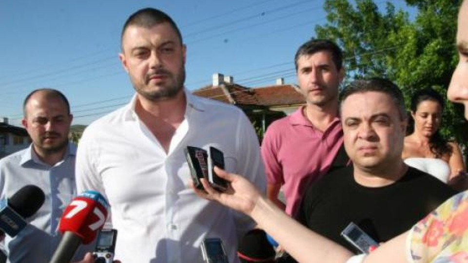 Охранители на Бареков нахлуха в ТВ7 Охранители на Бареков нахлуха в ТВ7