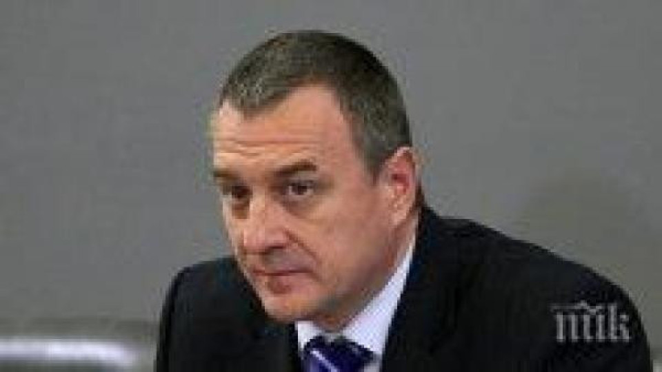 Йовчев потвърди за обира на банков трезор, изчезнали са 100 хил. лева Йовчев потвърди за обира на банков трезор, изчезнали са 100 хил. лева
