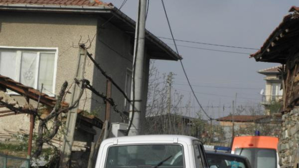 Психично болен рани с нож полицай Психично болен рани с нож полицай