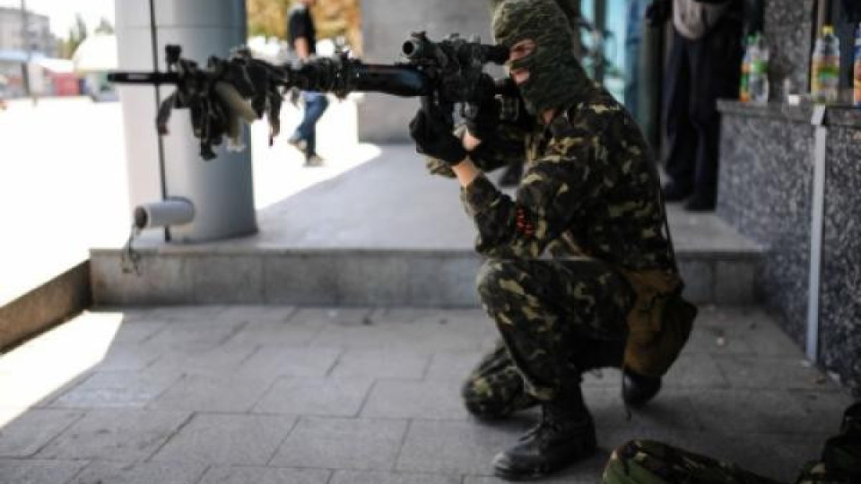 Сепаратисти свалиха 2 украински самолета край Донецк Сепаратисти свалиха 2 украински самолета край Донецк