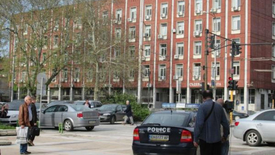 Чичо изнасили 8-годишната си племенница Чичо изнасили 8-годишната си племенница