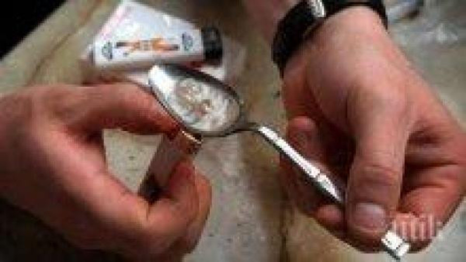 Килограм хероин са задържали митническите служители от Калотина Килограм хероин са задържали митническите служители от Калотина