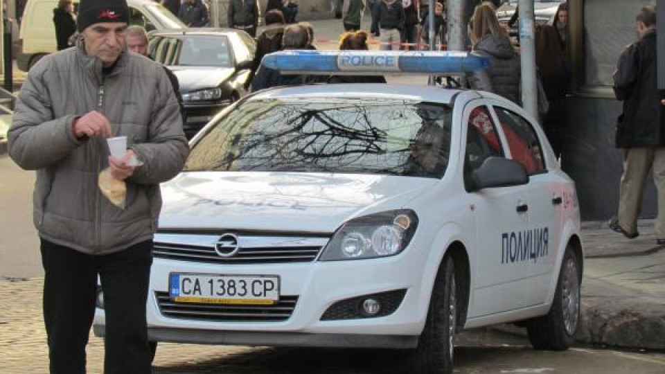 81-годишна даде 6 бона на измамник в Асеновград