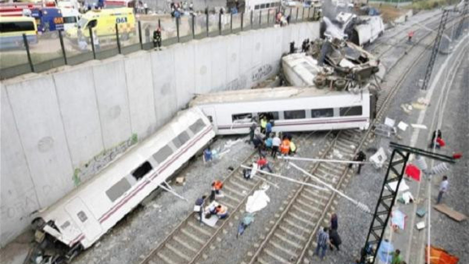 Тежка влакова катастрофа взе над 70 жертви в Испания