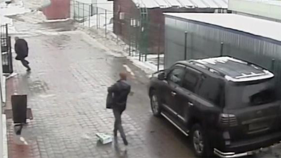 Видеокамери заснеха неуспешен опит за убийство на руски бизнесмен (ВИДЕО)