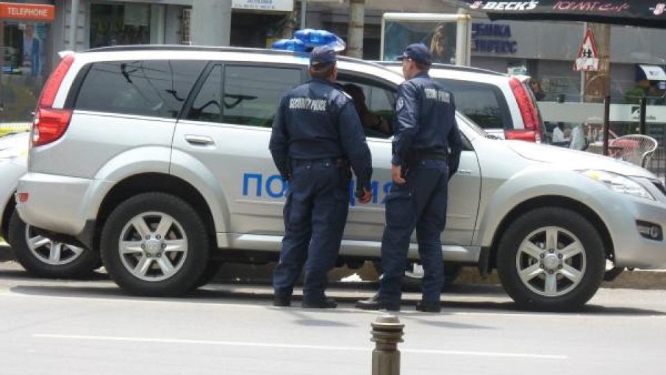 Зарязан съпруг стреля по любовника на жена си насред Бургас Зарязан съпруг стреля по любовника на жена си насред Бургас