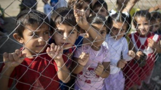 Иракчанин мами бежанци с по 700 долара