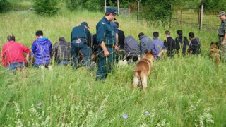 Ексклузивно! 18 имигранти с неустановен произход се давят в река Резовска