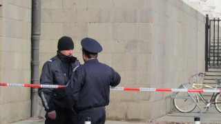 Отцепен тротоар във Варна заради съмнение от взривно вещество