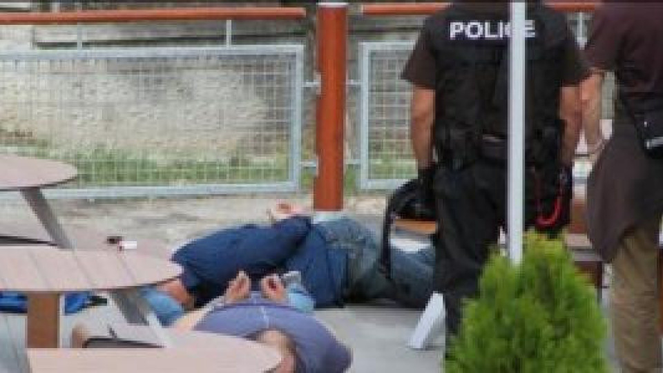 Двама мъже са в кома след побой и стрелба във Велико Търново!