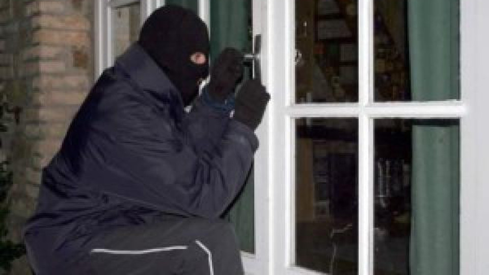Внимание! От МВР предупреждават, че апаши нападат точно по Коледа! Внимание! От МВР предупреждават, че апаши нападат точно по Коледа!