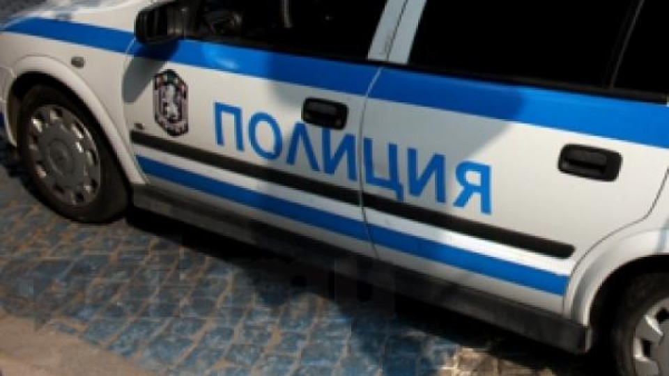 Тийнейджъри грабят магазин на Бъдни вечер Тийнейджъри грабят магазин на Бъдни вечер