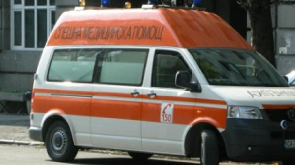 Бой между момичета прати в болница 19-годишна девойка Бой между момичета прати в болница 19-годишна девойка