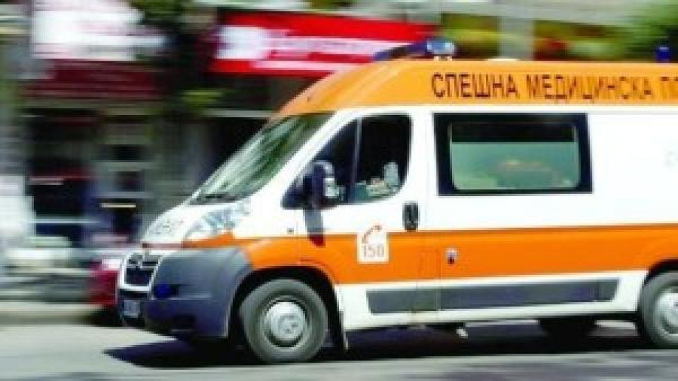Спасителен екип извади двама полумъртви мъже от морето във Варна! Спасителен екип извади двама полумъртви мъже от морето във Варна!
