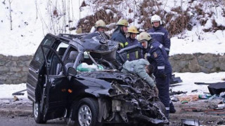 Зверски сблъсък! Още една жертва на пътя!