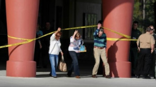 Пенсиониран полицай уби мъж в киносалон в САЩ