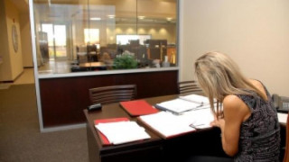 Банкова служителка обирала клиенти