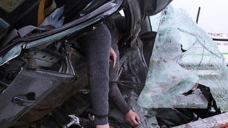 Зверска катастрофа взе свидни жертви!