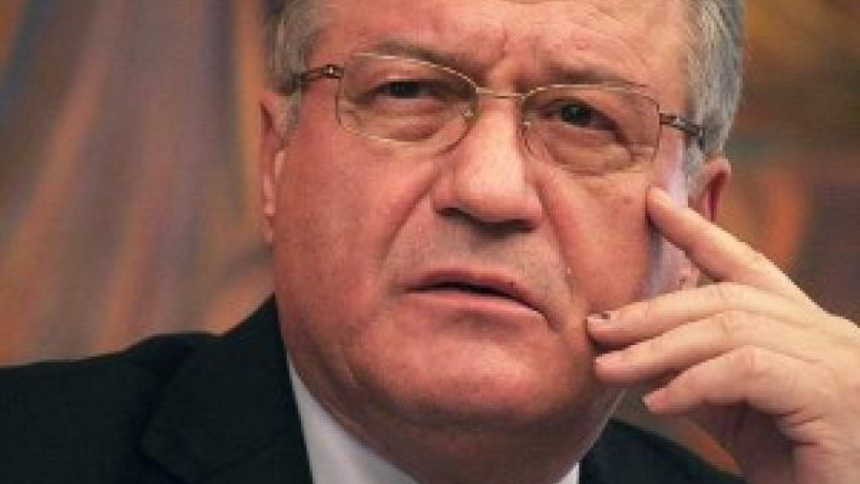 Ангел Марин помилвал човек на Клюна, за да клепа Баретата Ангел Марин помилвал човек на Клюна, за да клепа Баретата
