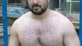 Внимание, пазете се! Този мъж е изключително опасен!