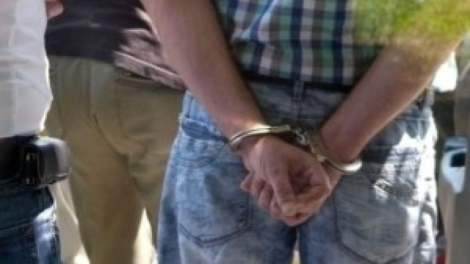 Цяло село настръхна: Ето какво е правил учител с ученичките! Цяло село настръхна: Ето какво е правил учител с ученичките!