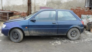 Разкрита е и незаконна площадка за разкомплектоване на автомобили