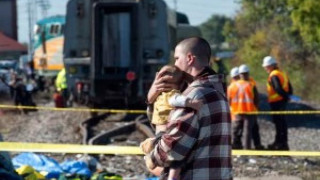 Преди малко българка издъхна под влака, пред очите на десетки граждани!