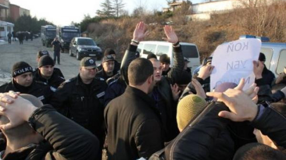 Хората на Бареков обсадиха Борисов! Полицията се намеси! Хората на Бареков обсадиха Борисов! Полицията се намеси!