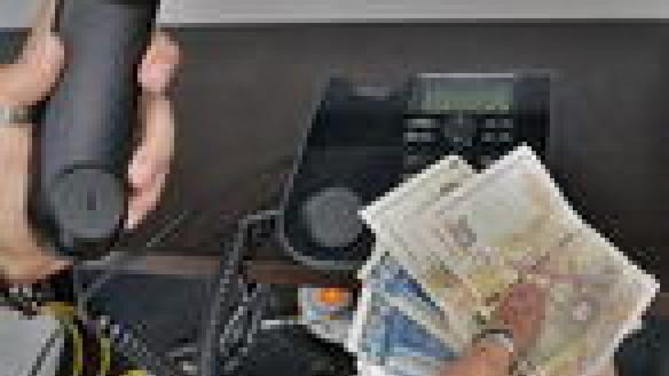 Още една бургазлийка си „купи” бисквити от измамник, този път „само” за 700 лв. Още една бургазлийка си „купи” бисквити от измамник, този път „само” за 700 лв.