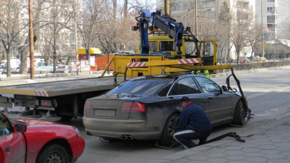 Недоволен нарушител сряза скоба поставена на автомобила му