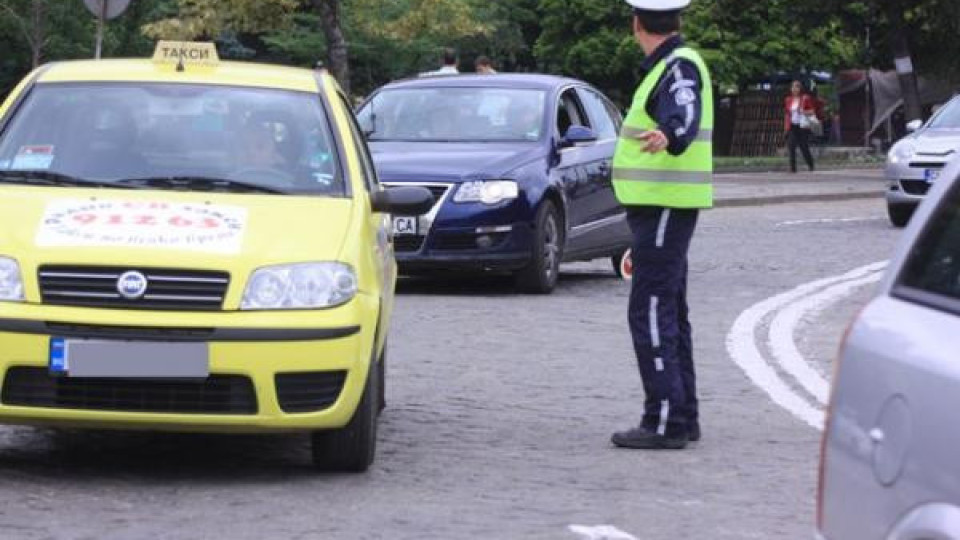 Полицията откри 300 грама злато в бельото на румънка