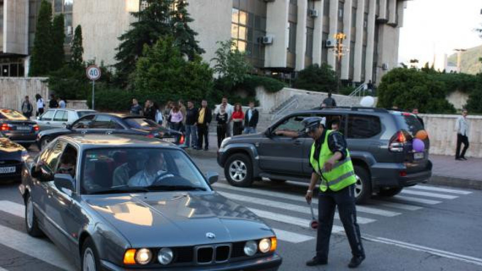 Разкрита е организирана престъпна група за телефонни измами в София и областта
