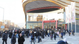Съмнение за истинска бомба в Mall Serdika Center