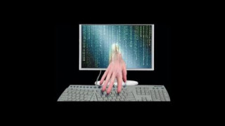 Арестувани са компютърни престъпници, крали от Фейсбук