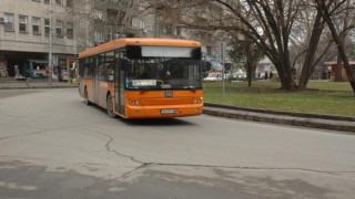 Пияни момичета раниха с камъни шофьор на автобус в Студентски град