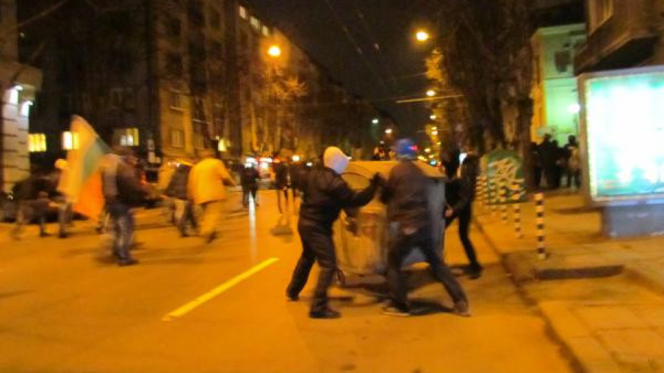 Полицаи очакват среднощни безредици и престъпления в София