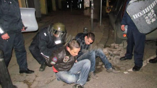 Шестима задържани за безредици на протеста