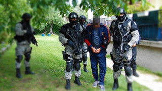 Задържаха четирима наркопласьори в Пловдив