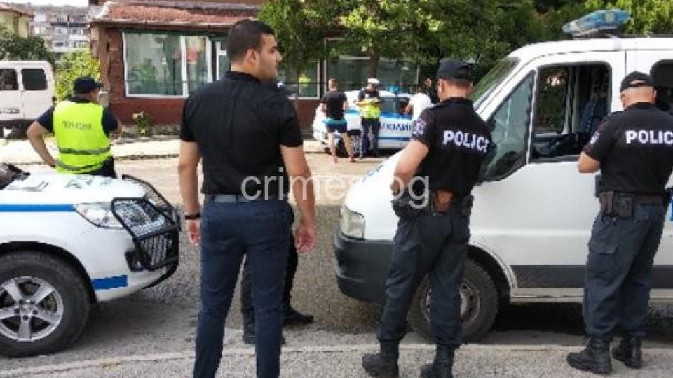 Трима задържани при полицейската спецакция в Сливен