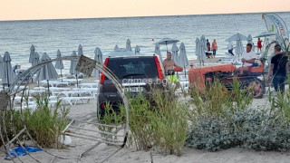 Наематели на плаж погазиха всички закони