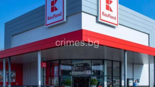 Електроавтомобили дефилираха на паркинга на Kaufland в Търново