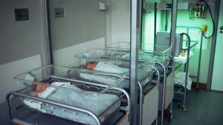 Шокиращо: Болница подмени пеленачета, родители отглеждат чужди бебета