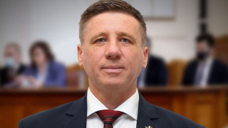 Николай Дренчев отново уреди братовчедите си за водачи в листите на „Възраждане“