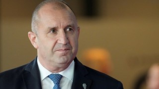 Президентът Румен Радев извади секирата на „Дондуков” 2