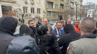 Общински съветници подкрепиха протеста срещу кмет на Бонев пред Столична община