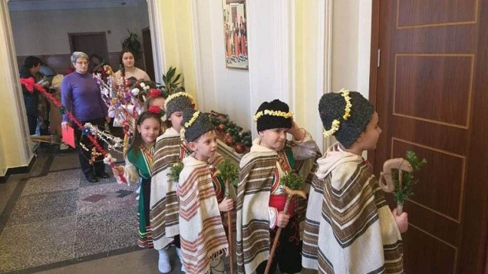 В Средните Родопи коледуват както ергени, така и деца